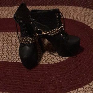 Women heel boots